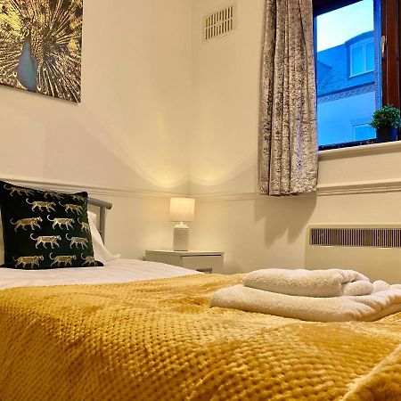 Easyrest Spalding - 4 Beds & Free Parking - Central & Modern Open Plan Apartment - Convenient Location Zewnętrze zdjęcie