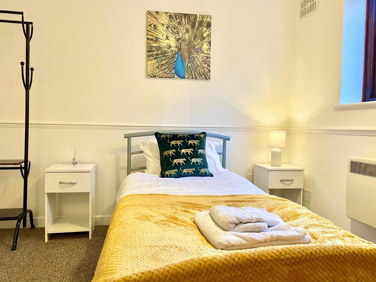 Easyrest Spalding - 4 Beds & Free Parking - Central & Modern Open Plan Apartment - Convenient Location Zewnętrze zdjęcie